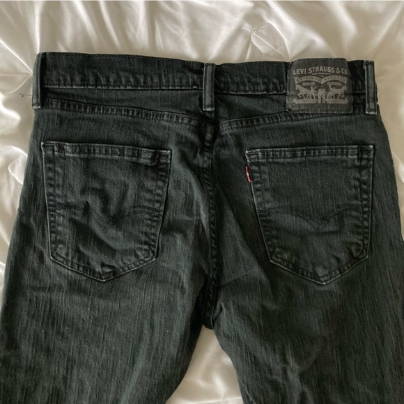 Levi’s 32x30 (no size tag) black slim-fit jeans with raw edge hem and red tab - Picture 8 of 10